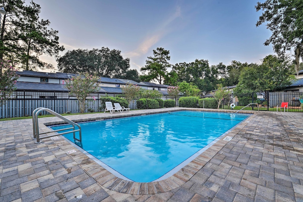 Gainesville Townhome: 2 Mi to University of FL!