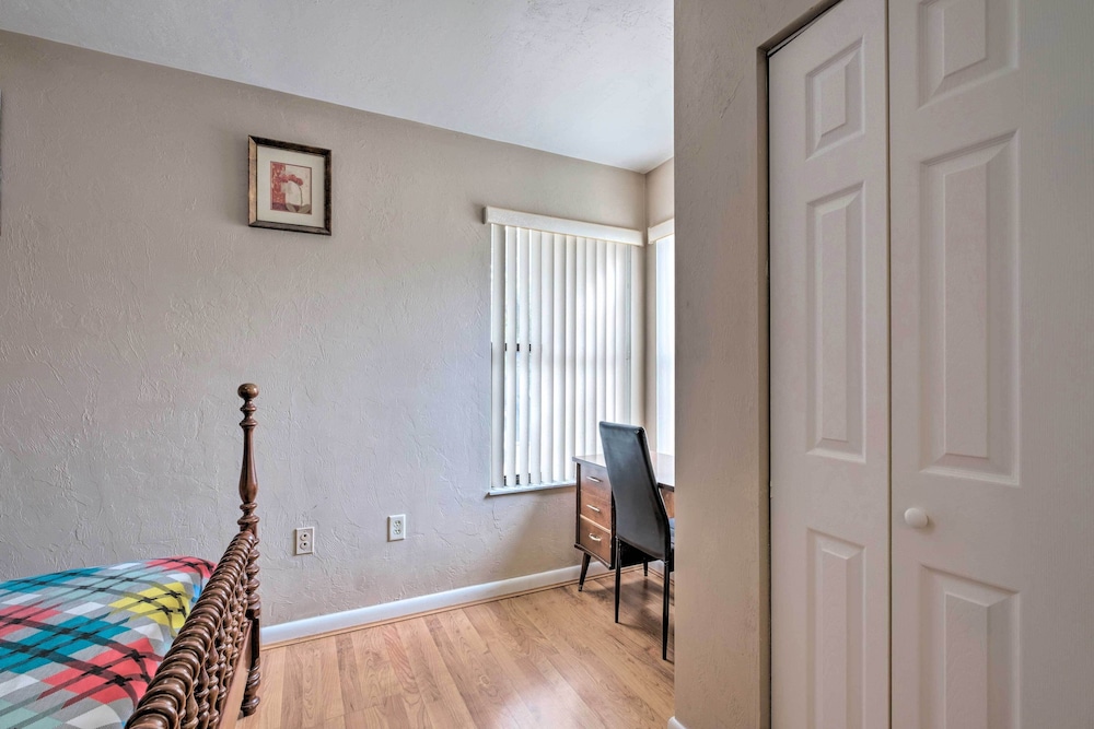 Gainesville Townhome: 2 Mi to University of FL!