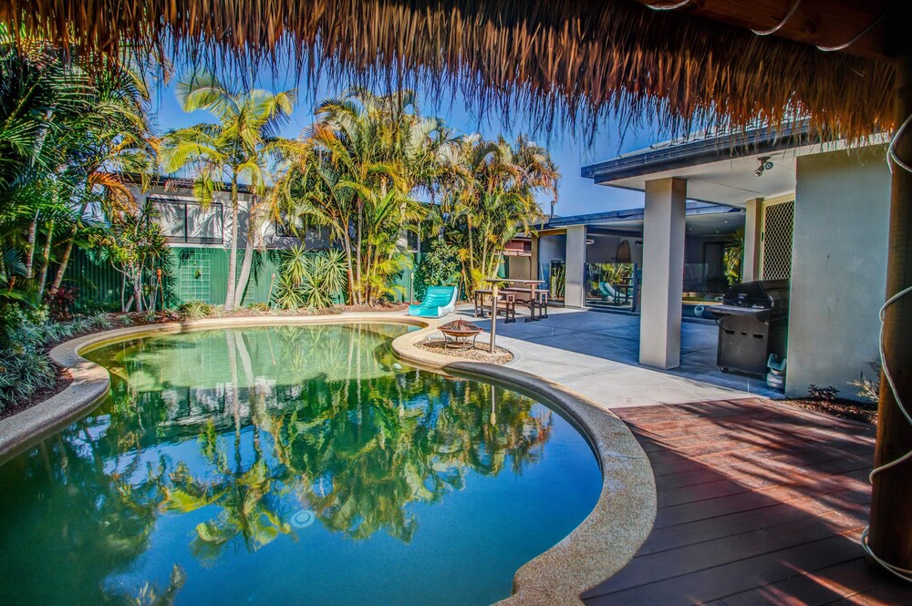 Pets Allowed Burleigh Beach Pad Deals & Reviews (Gold Coast, AUS) Wotif