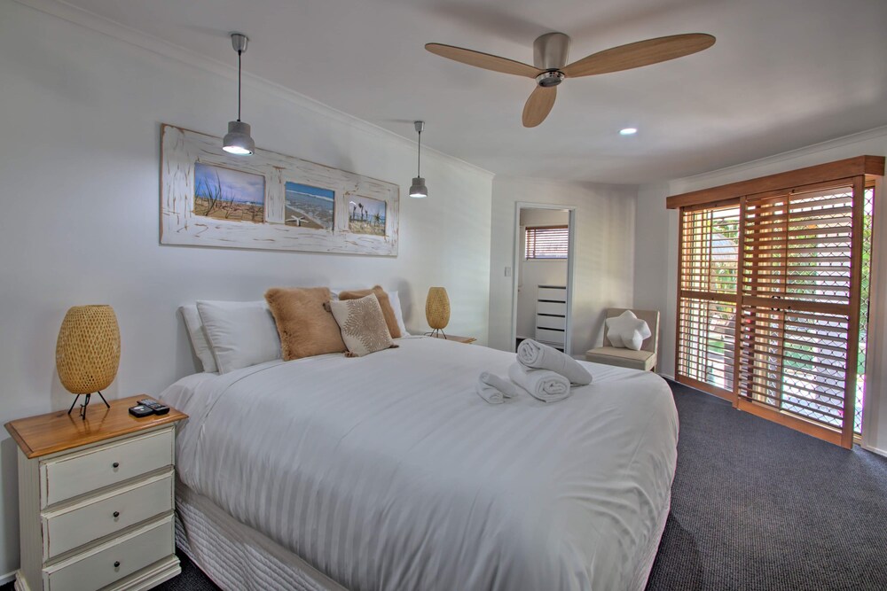 Pets Allowed Burleigh Beach Pad Deals & Reviews (Gold Coast, AUS) Wotif