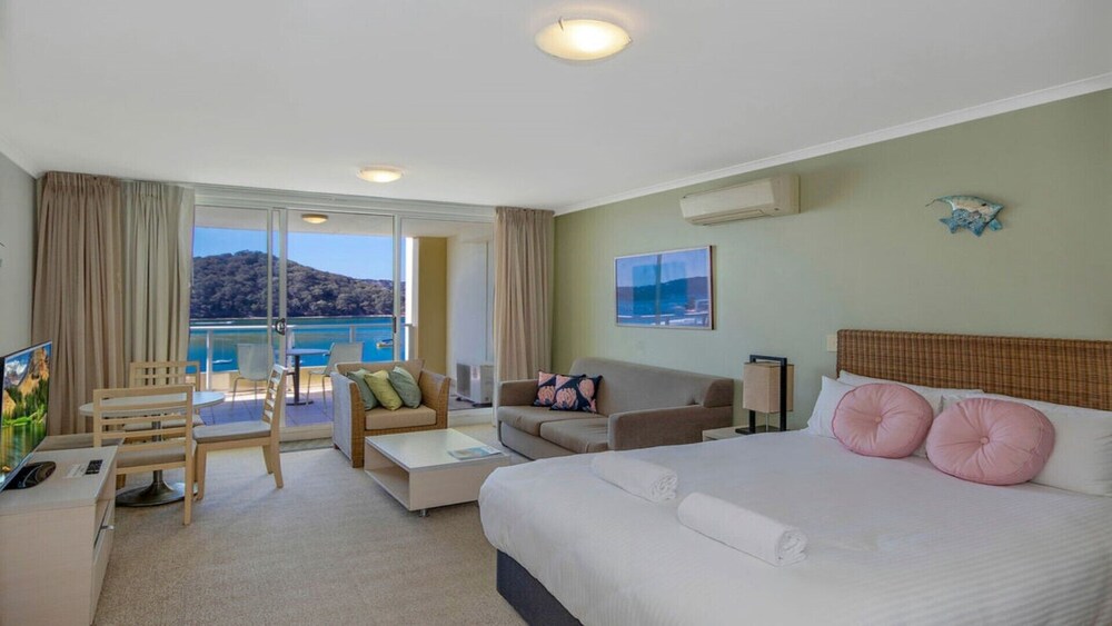 BREATHTAKING - ETTALONG BEACH RESORT