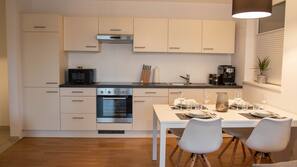 Kühlschrank, Mikrowelle, Ofen, Herd