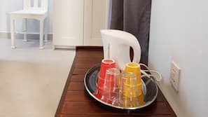 Fridge, microwave, oven, coffee/tea maker