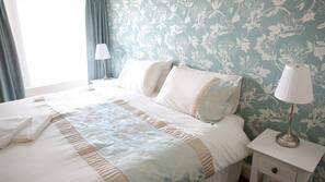 Iron/ironing board, free WiFi, linens