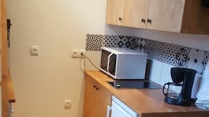 Réfrigérateur, micro-ondes, four, fourneau de cuisine