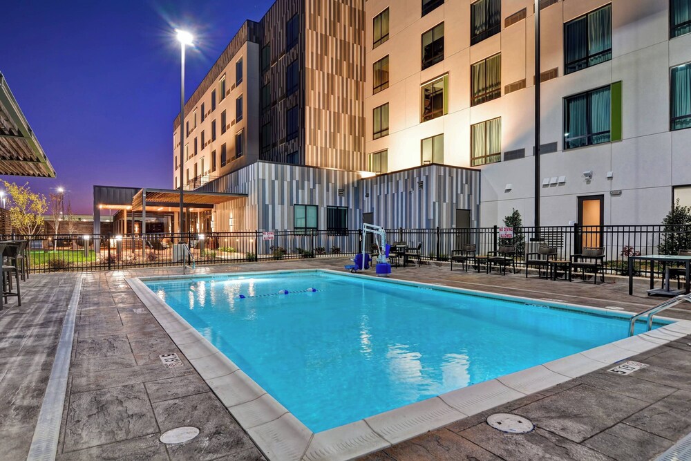 Courtyard By Marriott Bentonville Rogers Promenade In Rogers Hotel Rates Reviews On Orbitz
