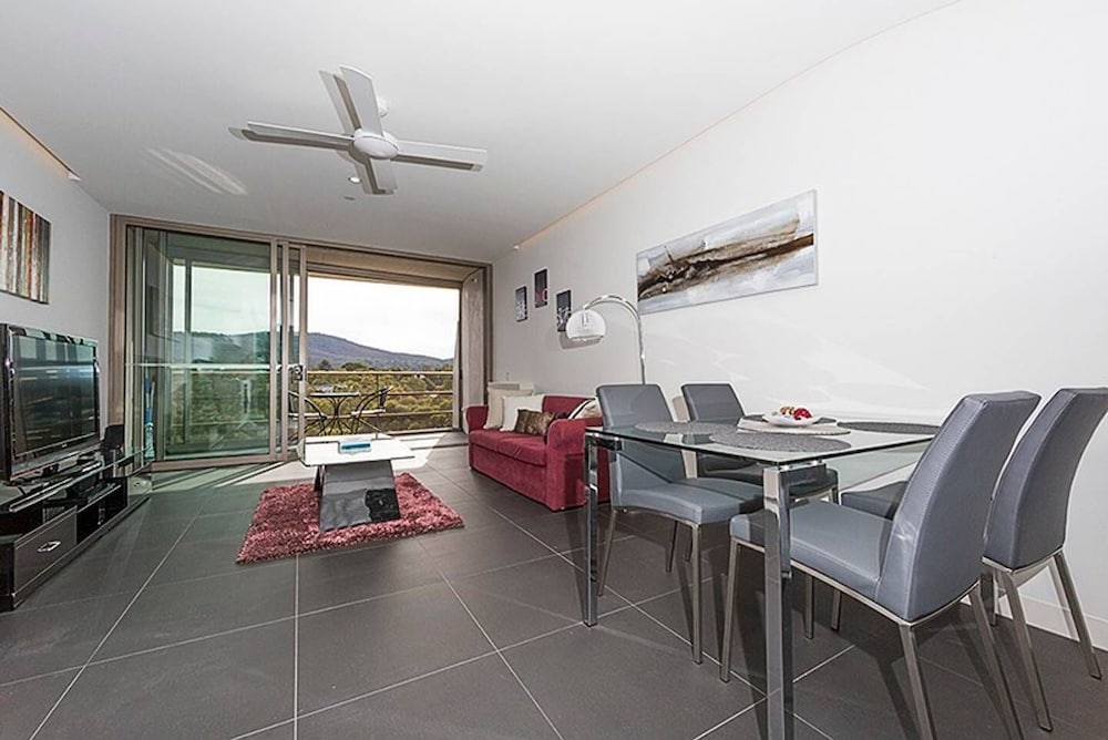 Canberra Luxury Apartment 1