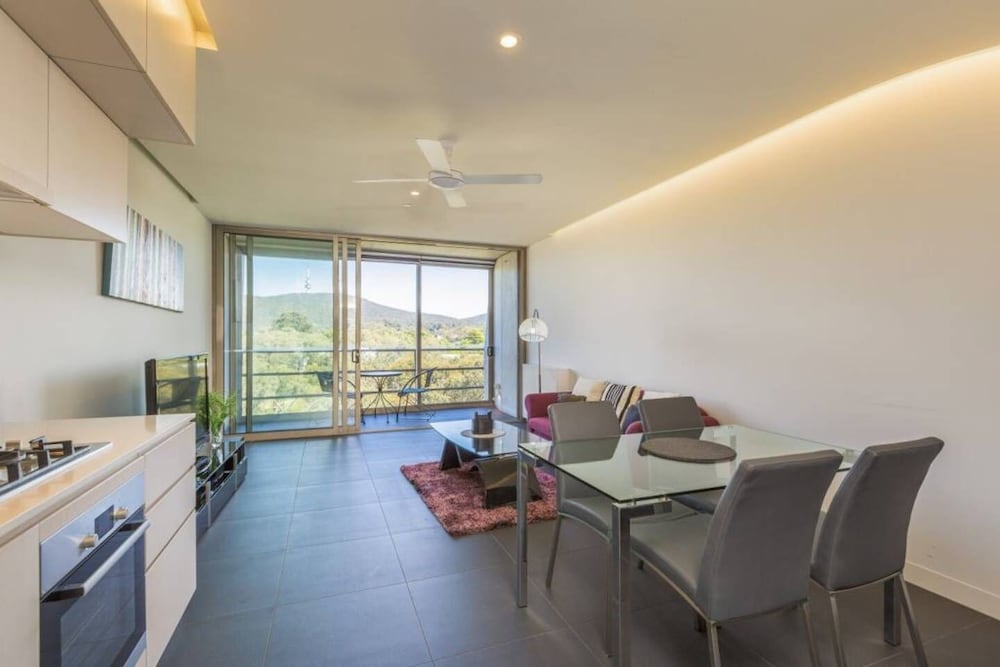 Canberra Luxury Apartment 1