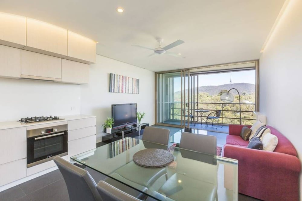 Canberra Luxury Apartment 1