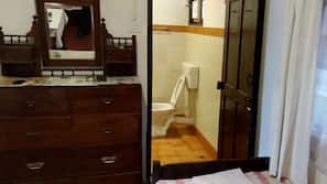 Desk, laptop workspace, free WiFi, linens