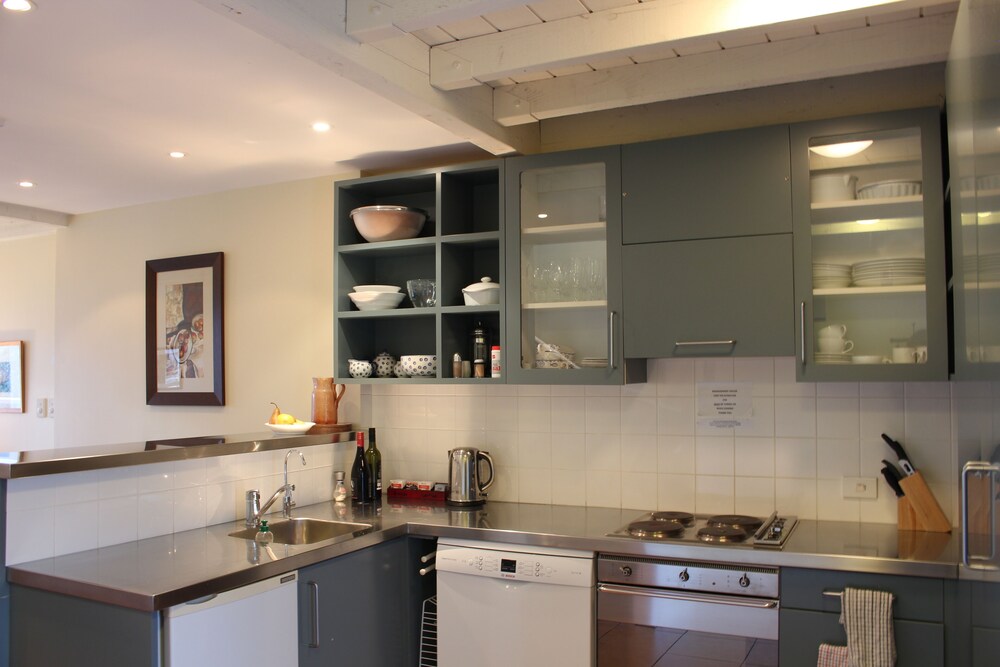Bruce Waterfront Apartments AU214 Rooms, Reviews & Deals (Akaroa