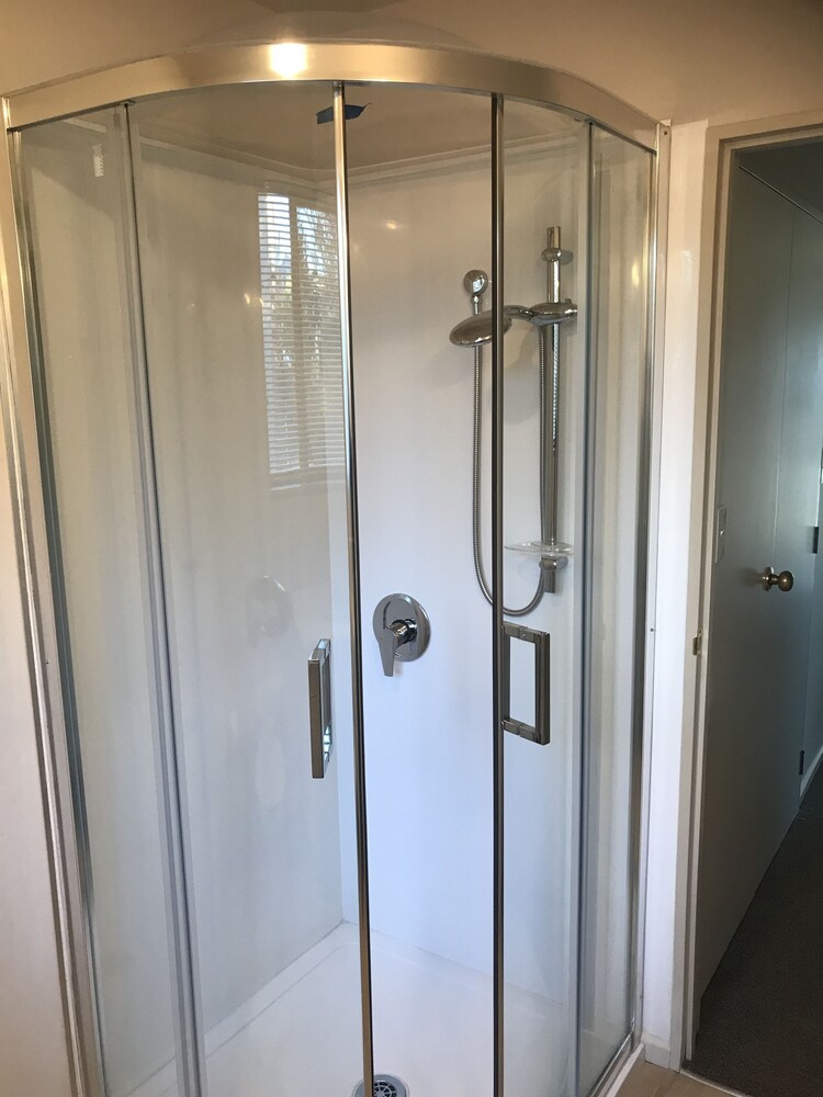 Bruce Waterfront Apartments AU214 Rooms, Reviews & Deals (Akaroa