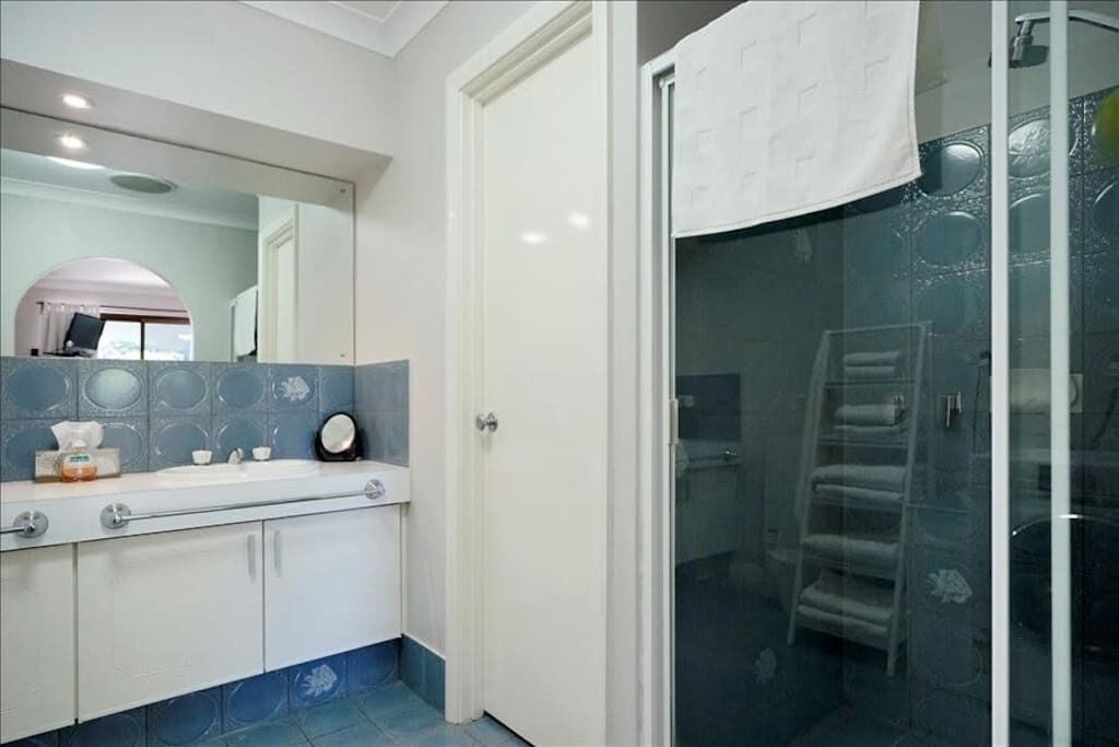 Spacious Studio Livingbooragoongarden Citywestfield Booragoonnetflix