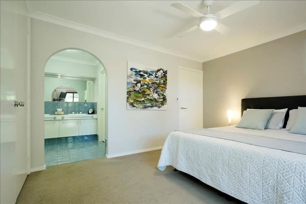Spacious Studio Livingbooragoongarden Citywestfield Booragoonnetflix