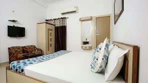 23 bedrooms, WiFi, bed sheets
