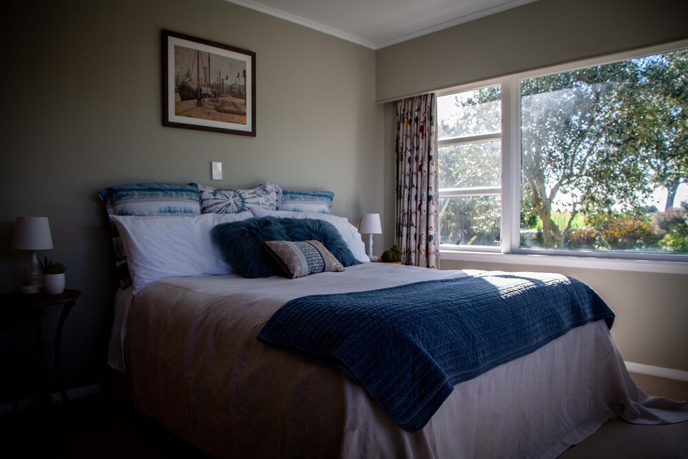 Rural South Wairarapa Home Views,Swimming & Spa Pool Deals & Reviews