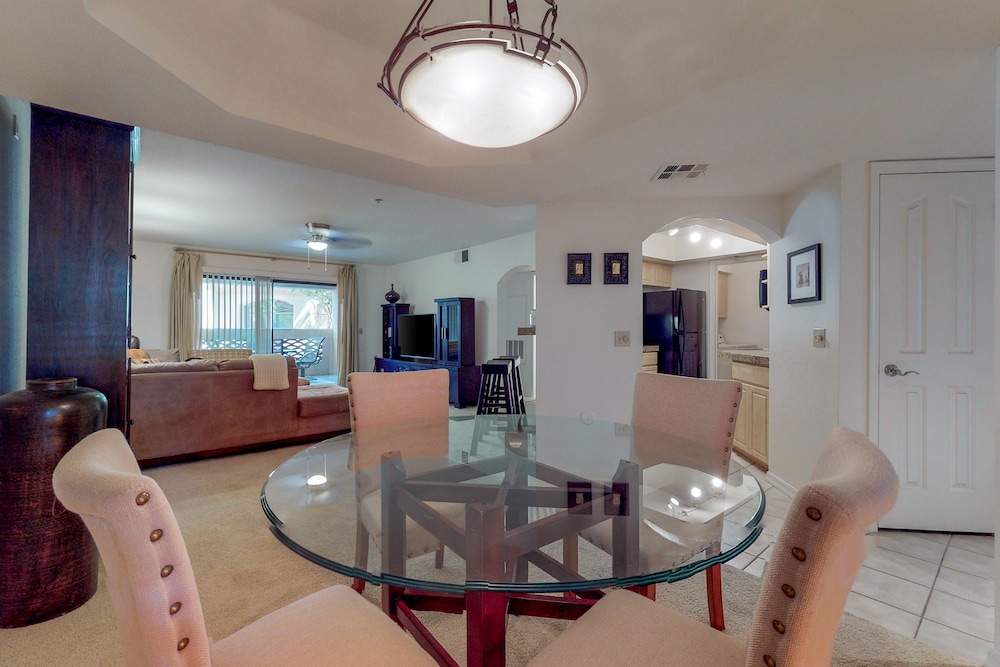 Biltmore Area Condo W Quiet Patio Shared Pool Hot Tub Gym