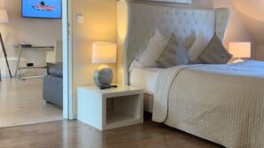 In-room safe, desk, laptop workspace, soundproofing