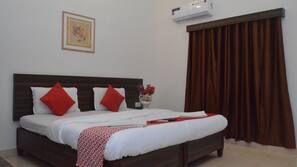 In-room safe, desk, free WiFi, bed sheets