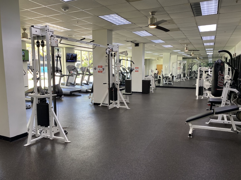 Sunny Isles, Ocean Reserve, 14th floor. Oceanview! Parking included