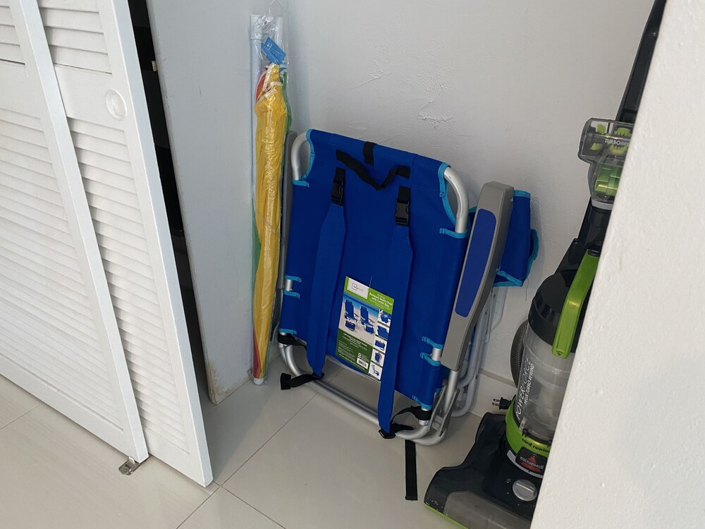 Sunny Isles, Ocean Reserve, 14th floor. Oceanview! Parking included