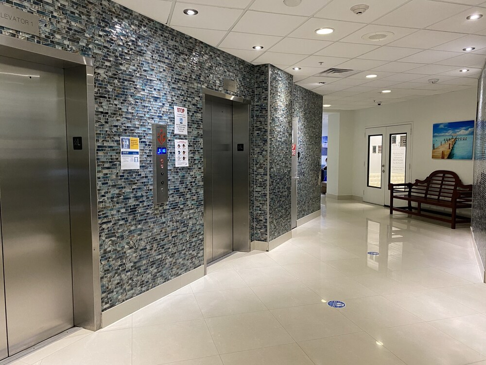 Sunny Isles, Ocean Reserve, 14th floor. Oceanview! Parking included