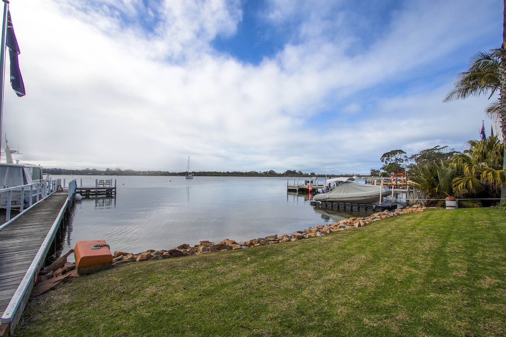 Bancroft Bay Frontage