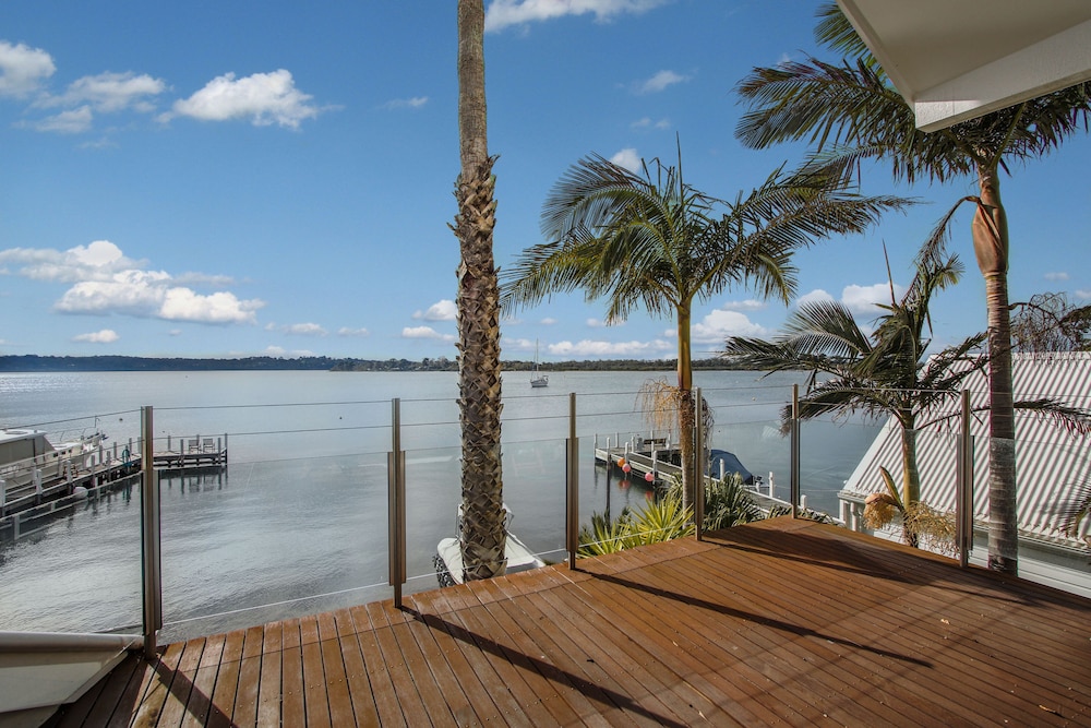 Bancroft Bay Frontage