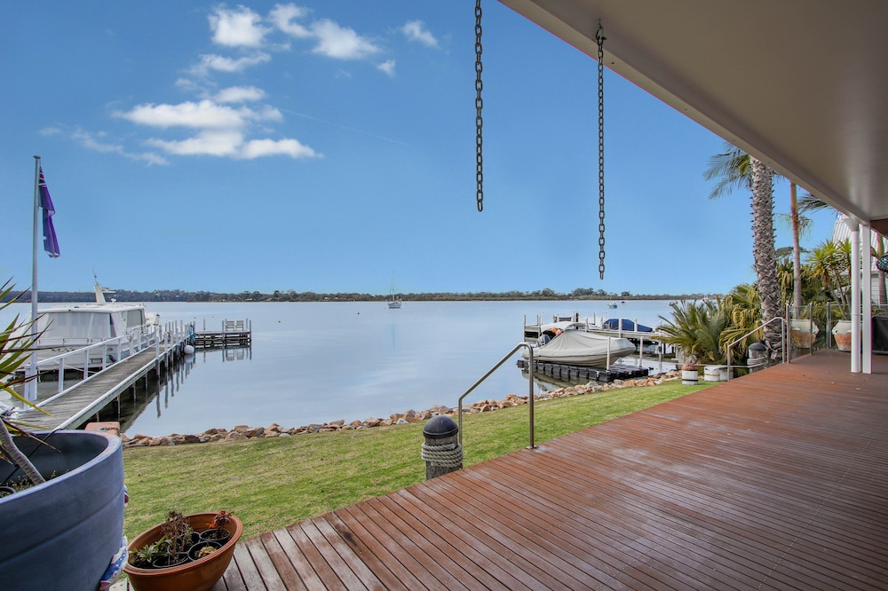 Bancroft Bay Frontage