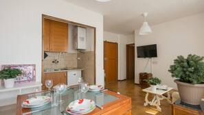 Fridge, espresso maker