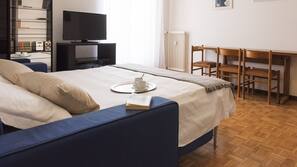 1 Schlafzimmer, Schreibtisch, laptopgeeigneter Arbeitsplatz