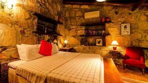 Laptop workspace, iron/ironing board, free WiFi, linens
