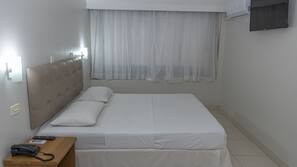 Quartos à prova de som, Wi-Fi de cortesia, roupa de cama