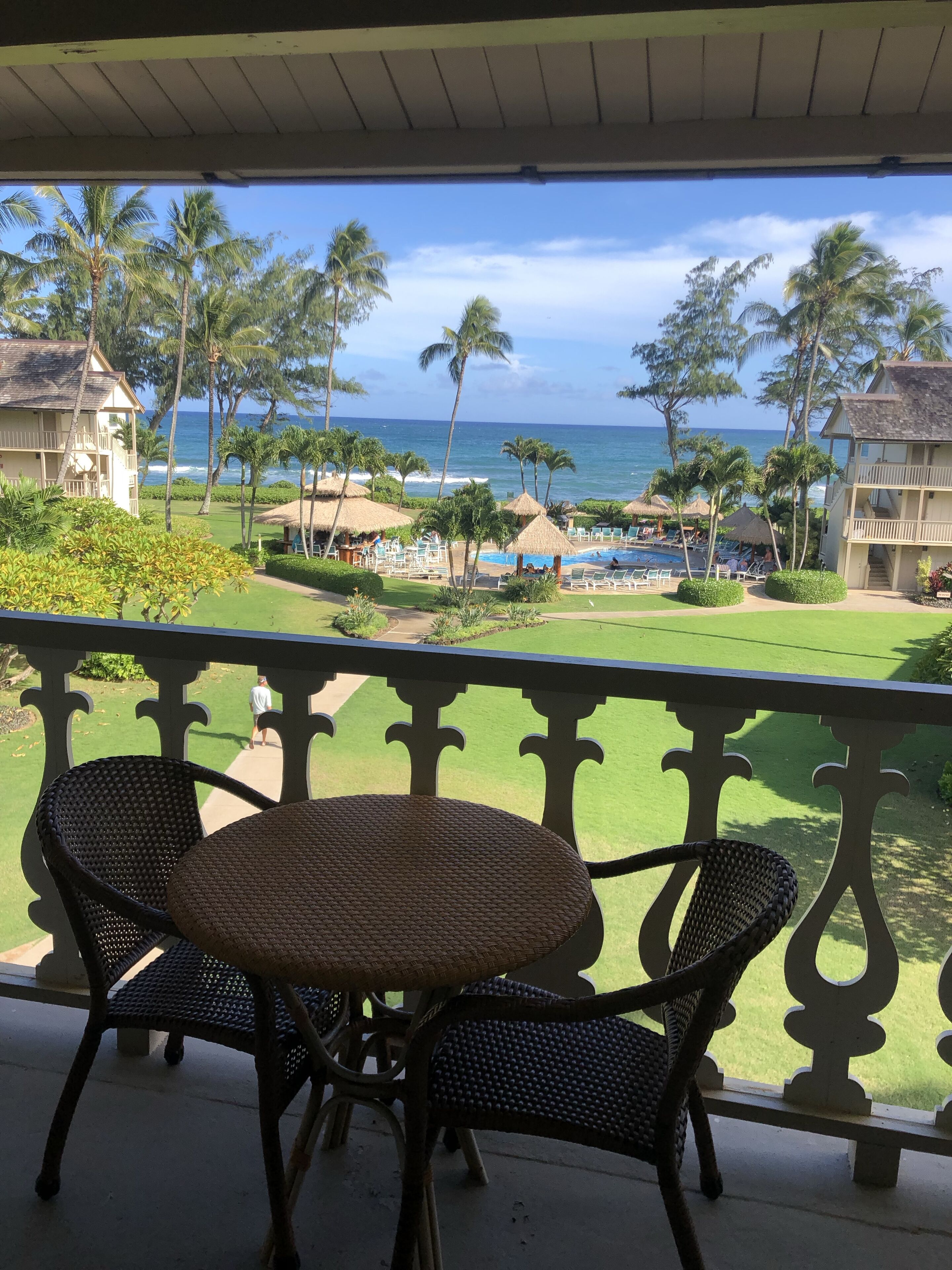 #305 - Ocean View Top Floor Lobby Building Convenient With Panoramic Views ! in Kapaa, United States
