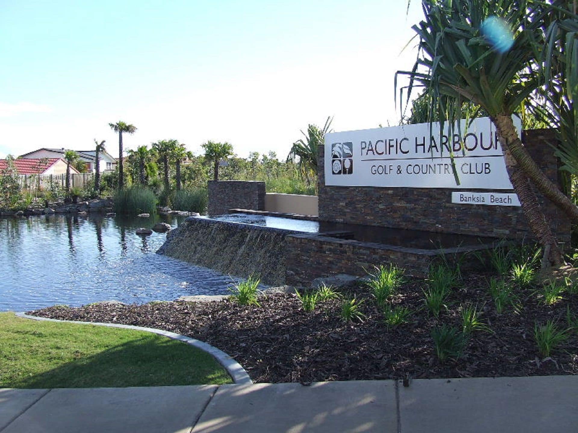 Spectacular Family Home on Canal - Endeavour Dr, Banksia Beach