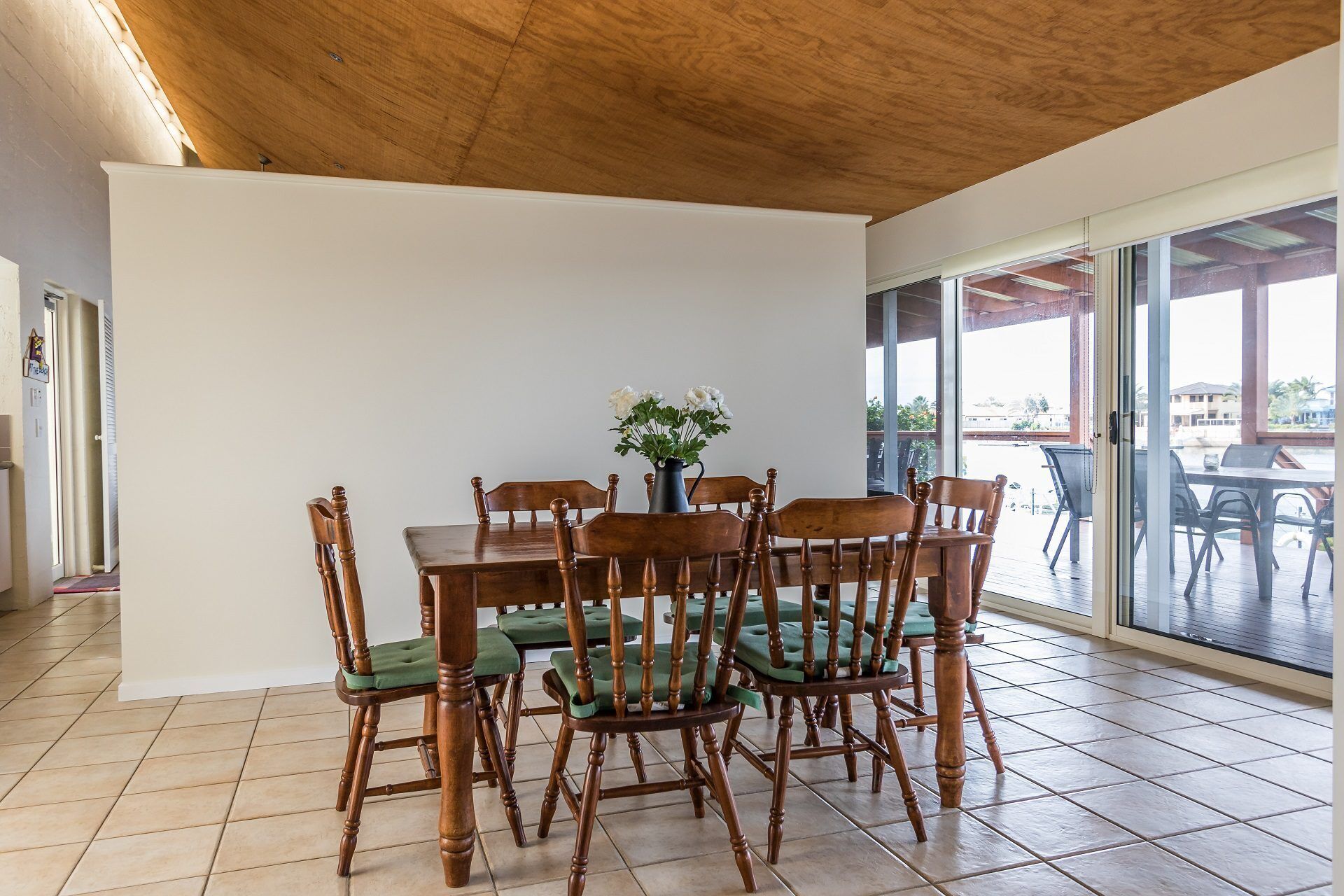 Spectacular Family Home on Canal - Endeavour Dr, Banksia Beach