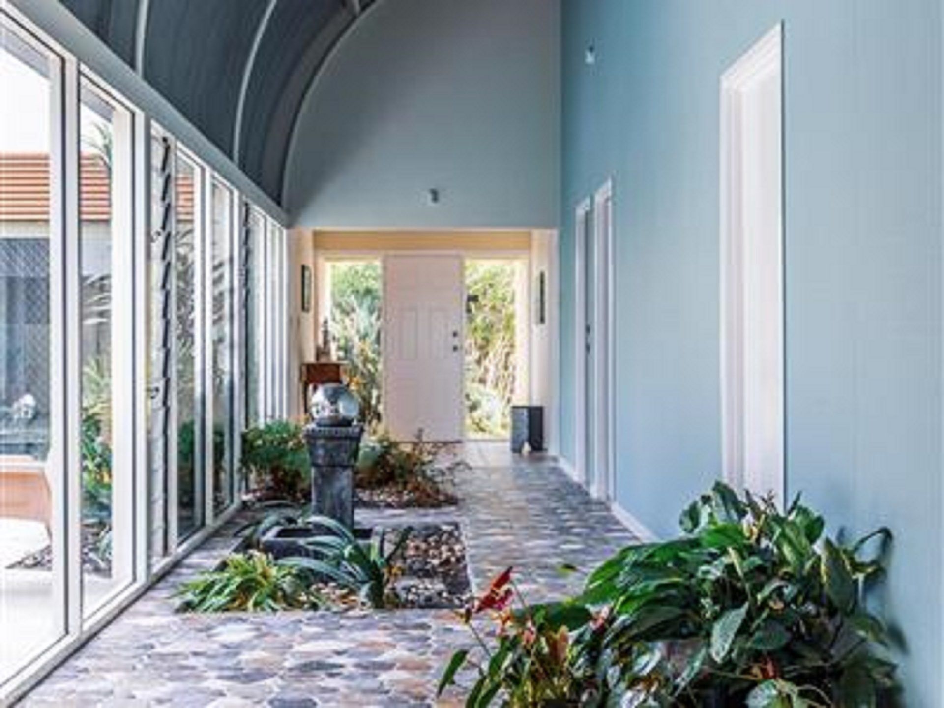 Spectacular Family Home on Canal - Endeavour Dr, Banksia Beach