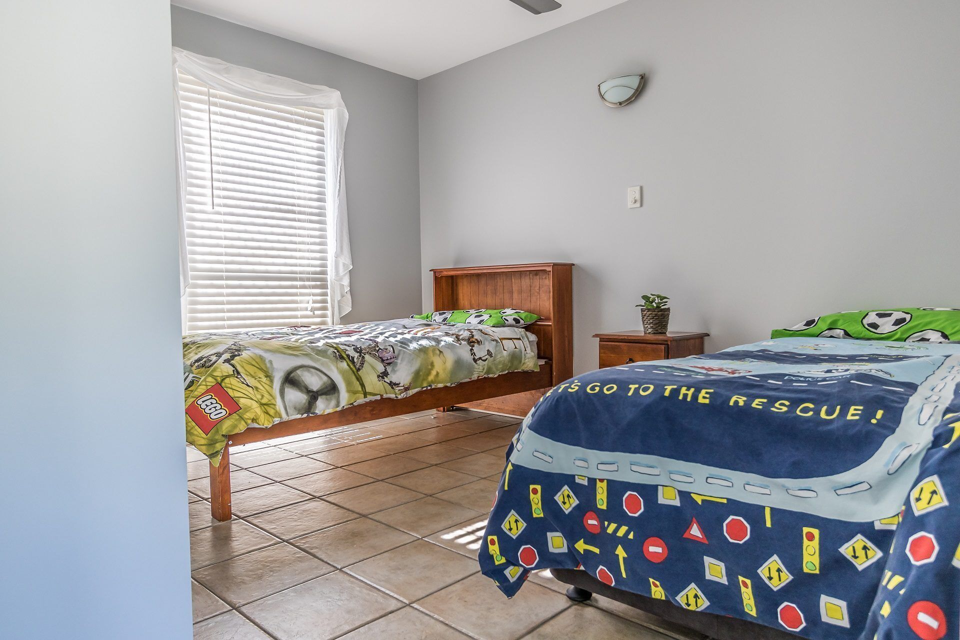 Spectacular Family Home on Canal - Endeavour Dr, Banksia Beach