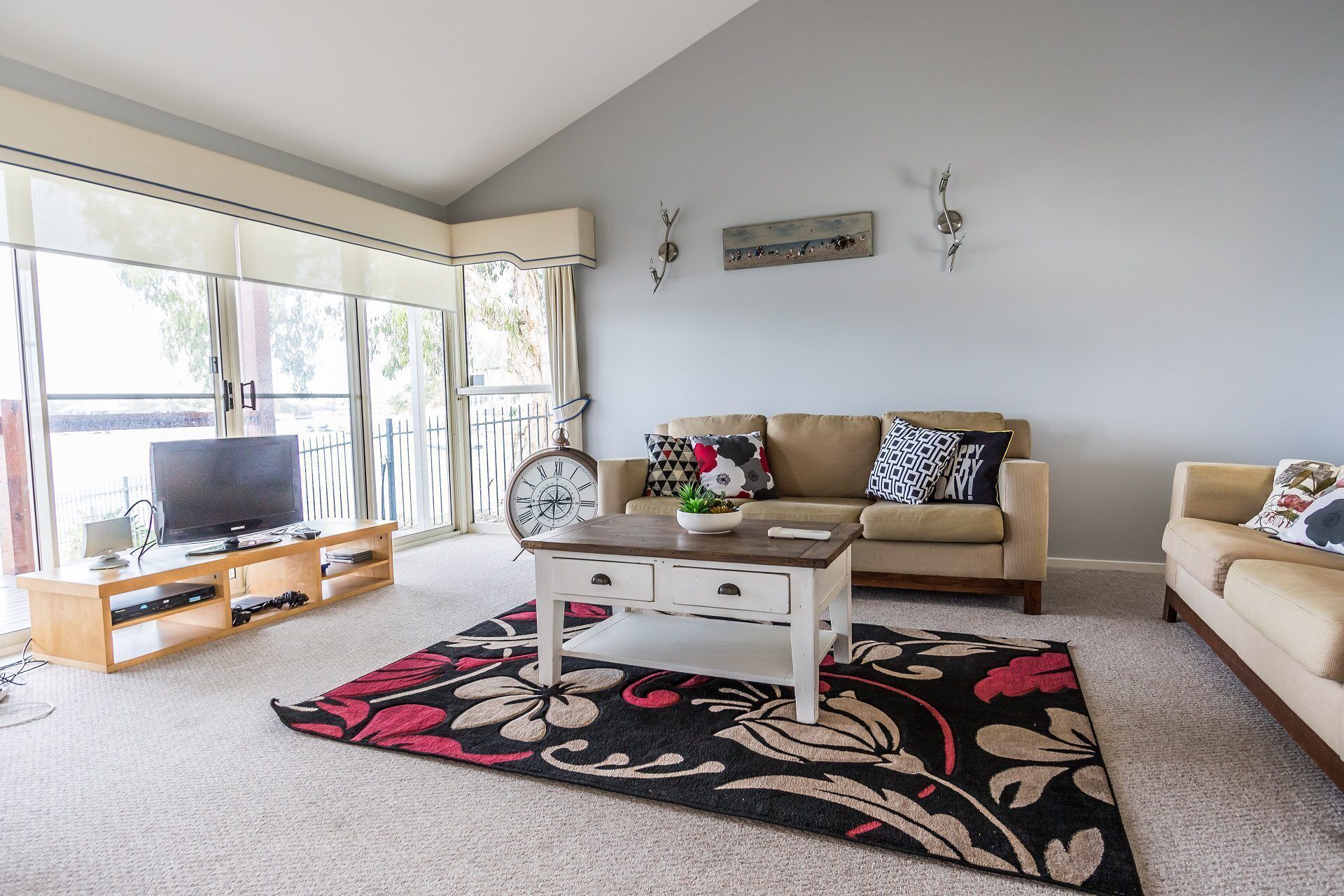 Spectacular Family Home on Canal - Endeavour Dr, Banksia Beach