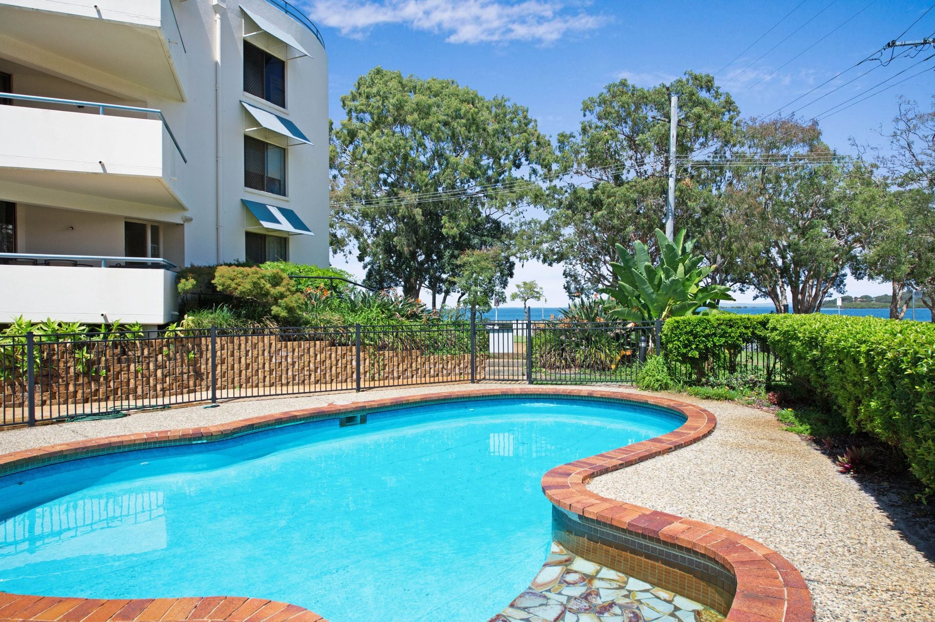 Everything you Need Including a Pool! Karoonda Sands Apartments