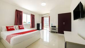Minibar, desk, free WiFi, linens