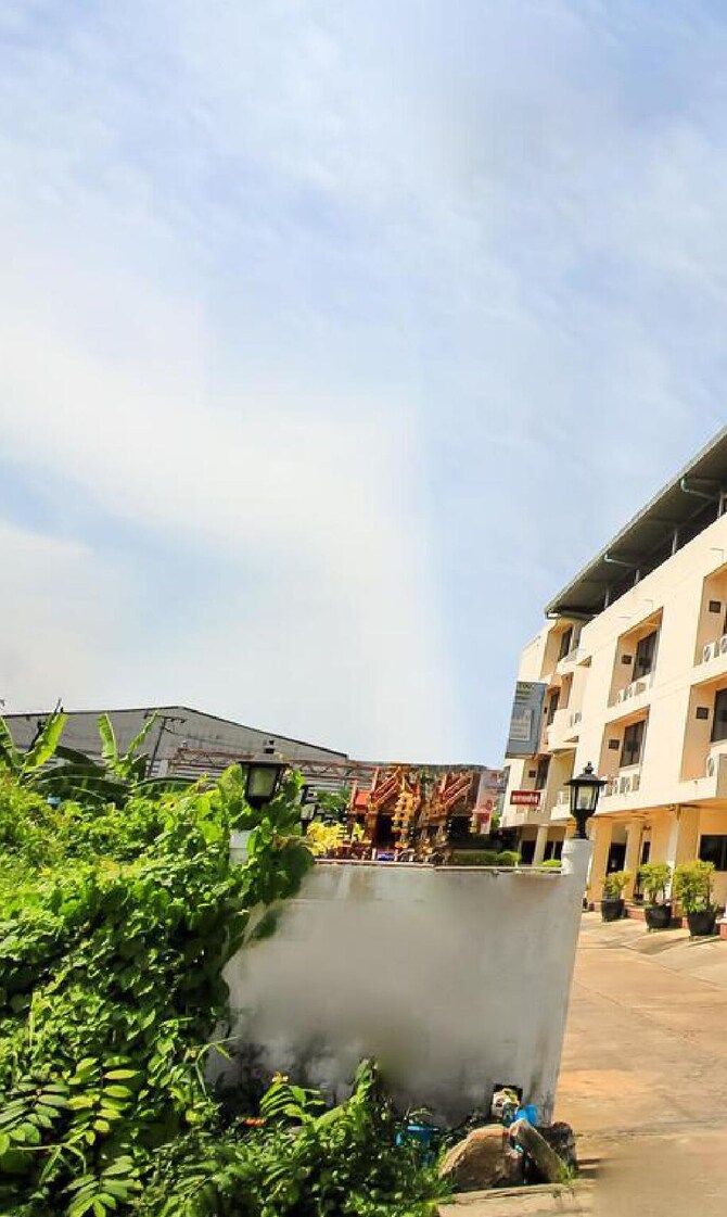 OYO 383 White Inn Hotel Reviews, Deals & Photos 2022 - Expedia