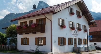 Ammergau Lodge