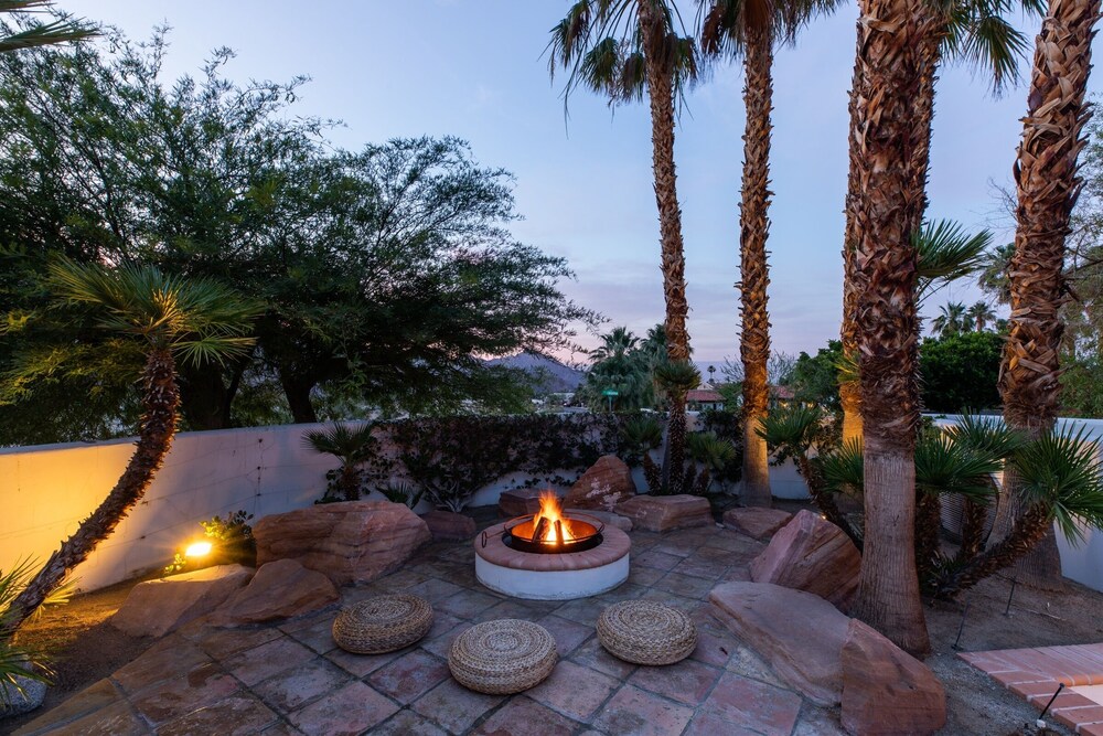 8 Br Spanish Resort Style W Gorgeous Pool Fire Pit 8 Bedroom Home In Palm Springs Hotel Rates Reviews On Orbitz