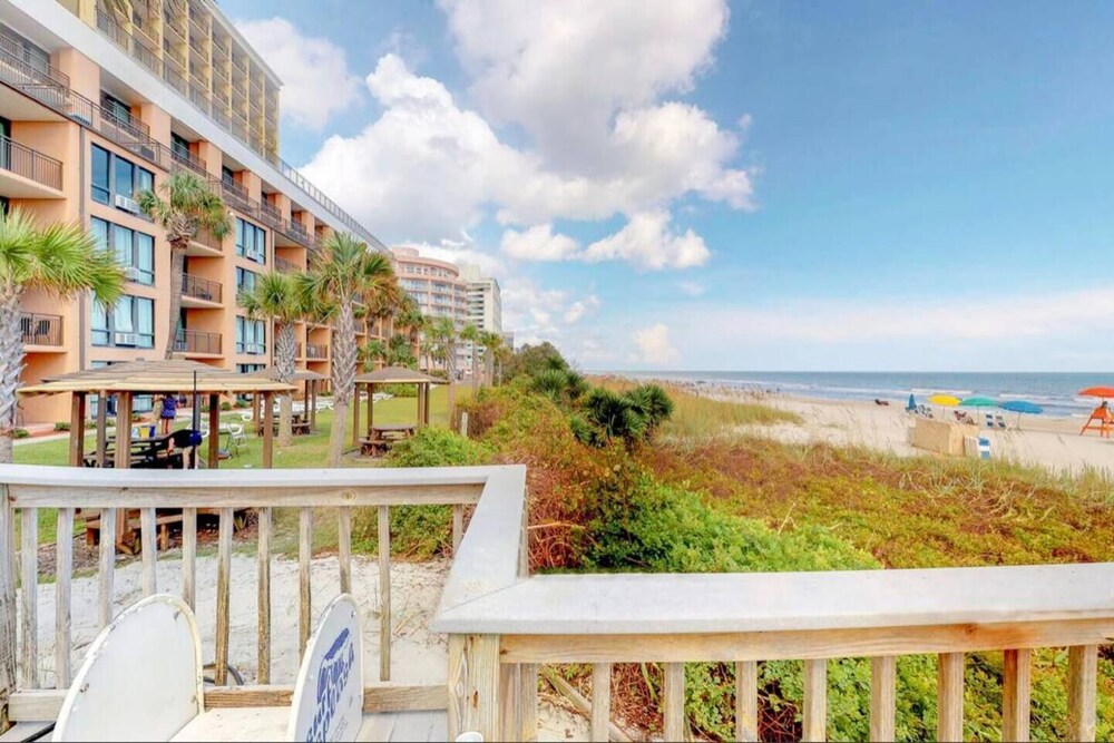 ★OCEANFRONT & SAND BELOW★Pools★Hot Tubs★Lazy River★S145
