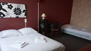 Espace de travail pour ordinateur portable, Wi-Fi gratuit, draps fournis