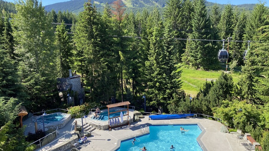 Blackcomb Springs Suites by CLIQUE