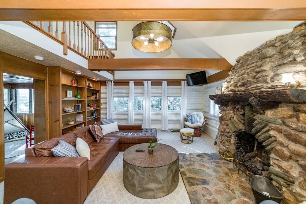 Peaceful Lakefront Log Cabin Close To It All In Lynchburg Cheap