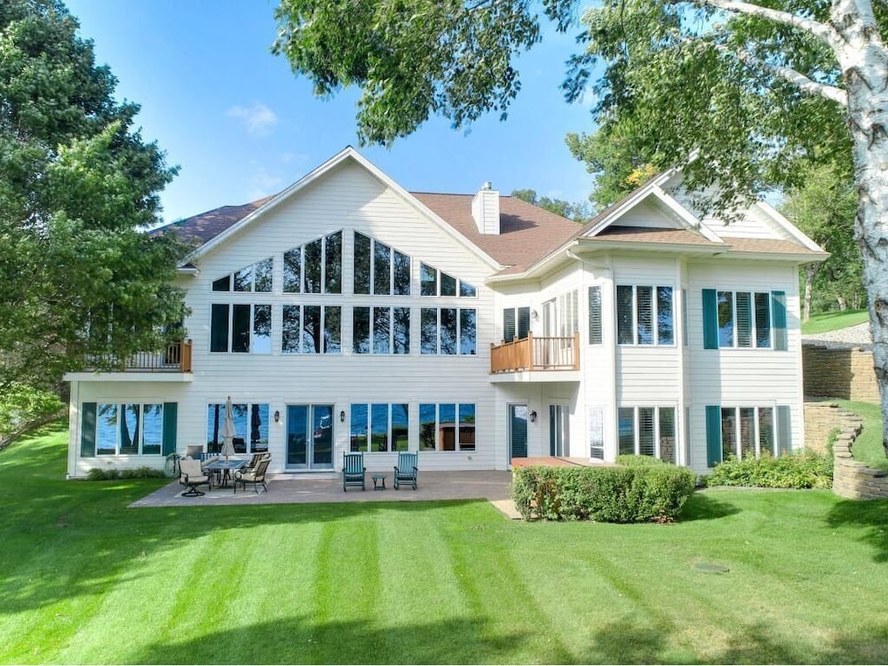 Stunning Executive Cottage on Lake Koronis Stearns County Vrbo
