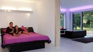 Minibar, ameublement personnalisé, Wi-Fi gratuit, draps fournis